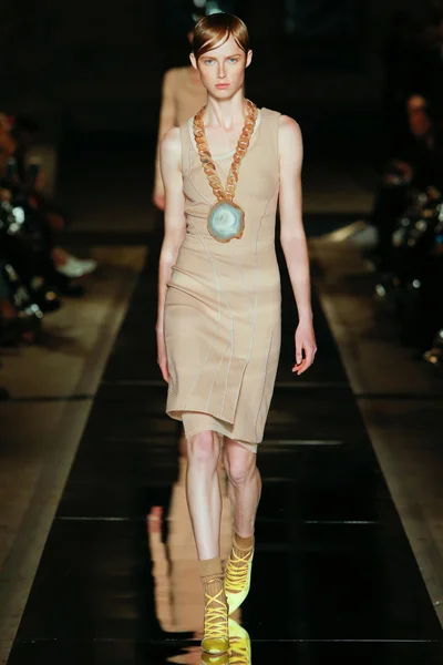 Look 8
